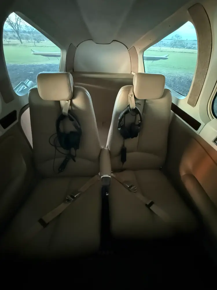 7925/beechcraft-bonanza-f33a-1991-flightmarket-id-7925-311411.webp