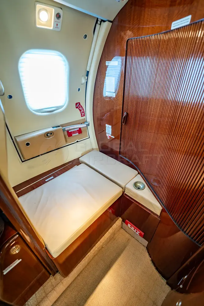 7911/learjet-60se-2006-flightmarket-id-7911-13028.webp