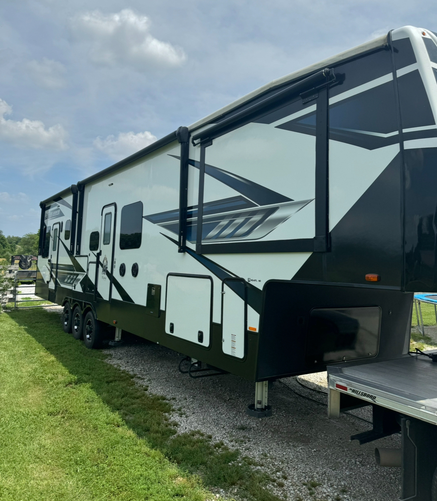 Photo of Rv