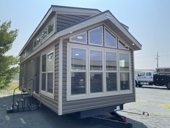 Thumbnail of RV