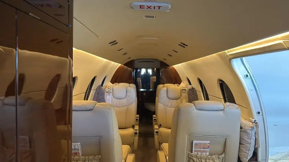 7877/hawker-400xp-2006-flightmarket-id-7877-06452.webp