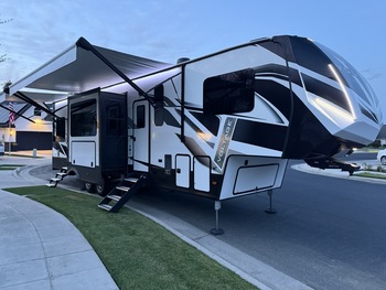 Thumbnail of RV