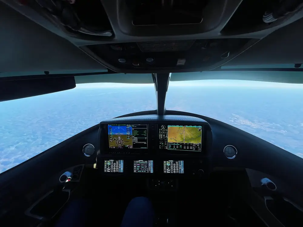7832/cirrus-vision-jet-g2-plus-2021-flightmarket-id-7832-26598.webp
