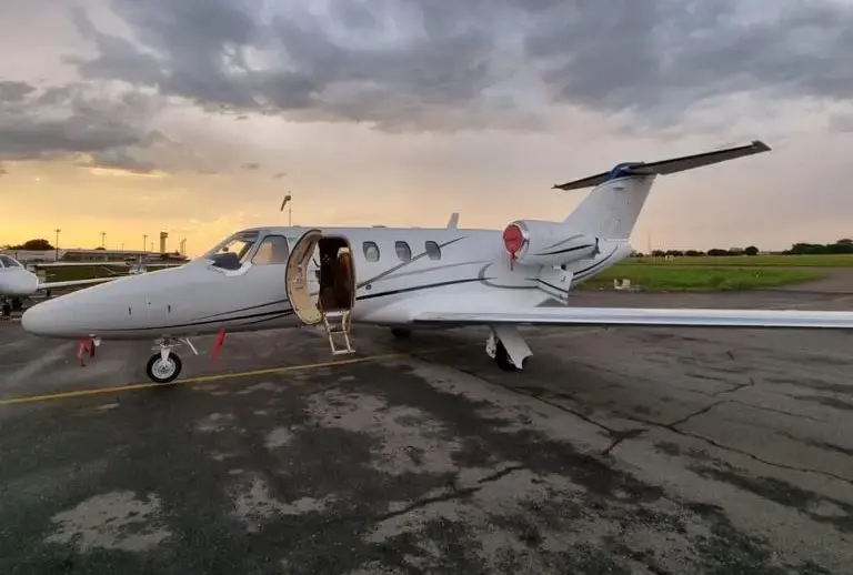 7550/cessna-citation-jet-525-1998-flightmarket-id-7550-00352.webp