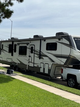 Thumbnail of RV