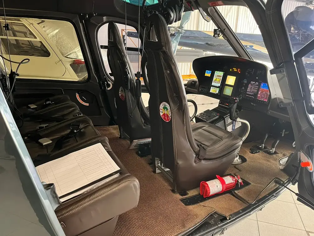 7823/eurocopter-as350-b3-esquilo-2006-flightmarket-id-7823-06411.webp