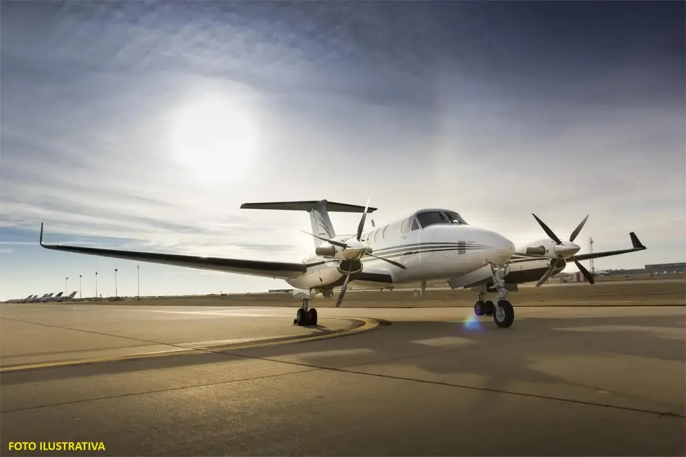 7126/beechcraft-king-air-250-2013-flightmarket-id-7126-50440.webp