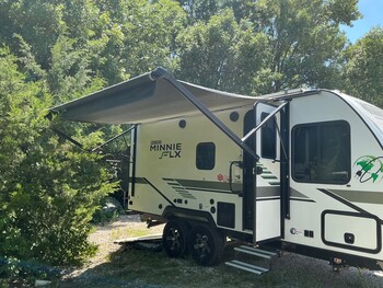 Thumbnail of RV