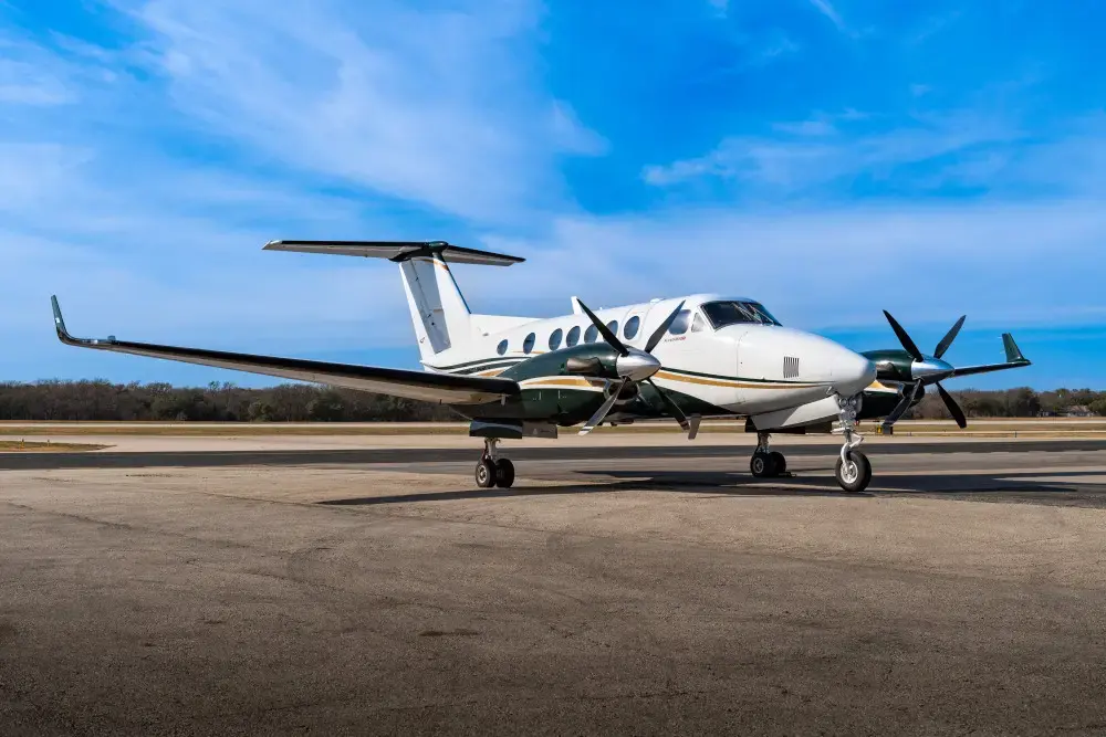 7529/beechcraft-king-air-250-2014-flightmarket-id-7529-26120.webp
