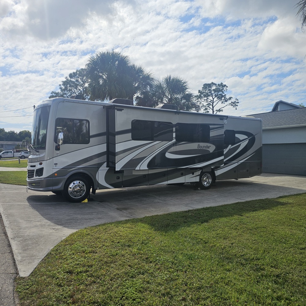 Photo of Rv