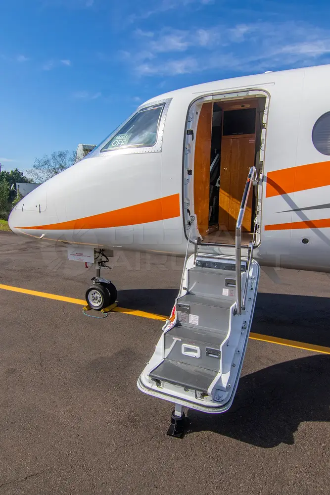 7598/gulfstream-g150-2012-flightmarket-id-7598-52151.webp