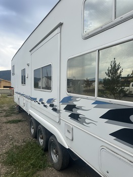 Thumbnail of RV