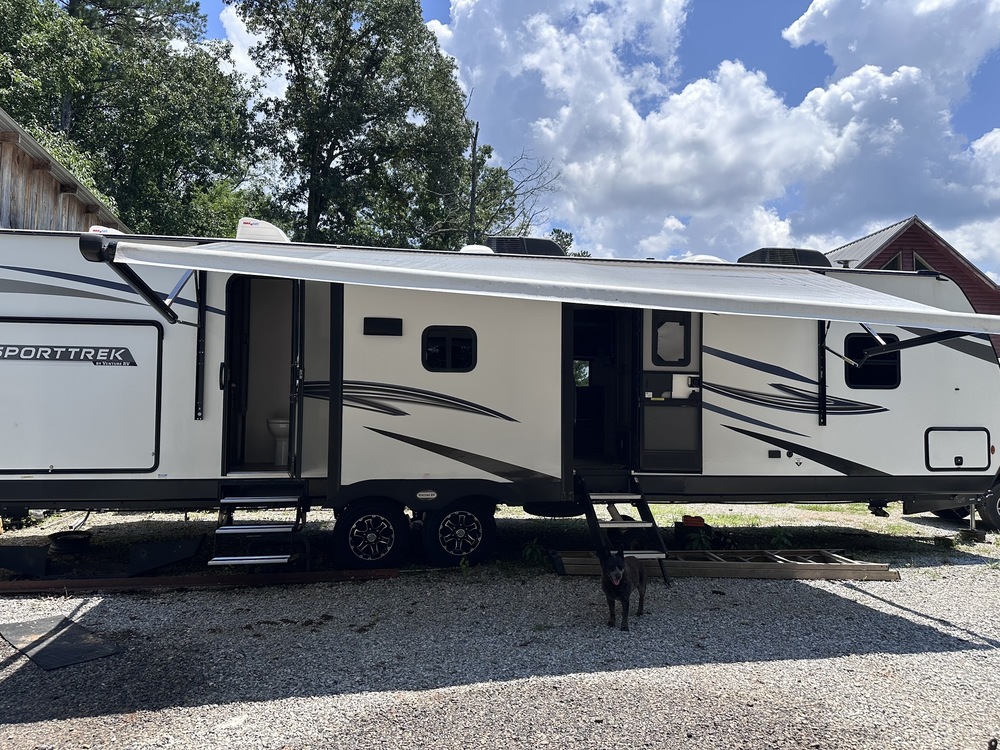 Photo of Rv