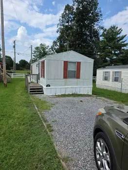 Photo of #4870  2000 model 14x40, 1 bedroom, 1 bath set-up in Sunfish Village Park!