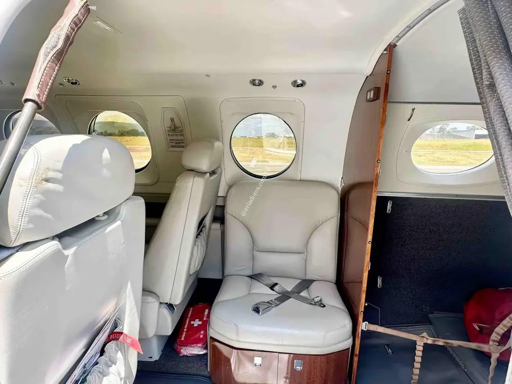7716/beechcraft-king-air-c90gtx-2012-flightmarket-id-7716-00298.webp
