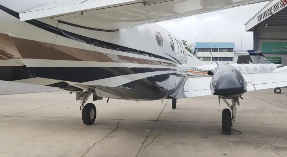 7295/beechcraft-king-air-c90gtx-2011-flightmarket-id-7295-52355.webp
