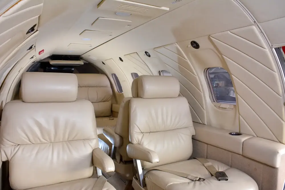 7080/learjet-25d-1981-flightmarket-id-7080-09464.webp