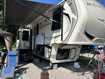 Thumbnail of RV