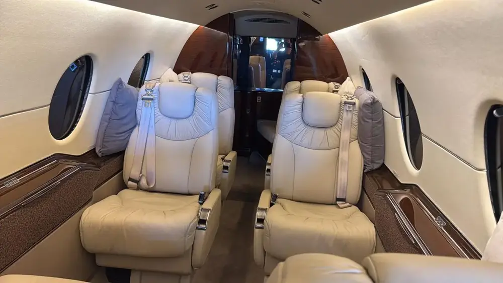 7877/hawker-400xp-2006-flightmarket-id-7877-06451.webp