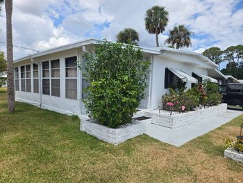 Thumbnail of mobile home