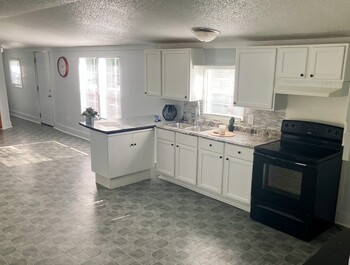 Photo of For Sale: 3-bedroom, 2-bathroom |  Mediapolis 33