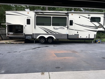 Thumbnail of RV