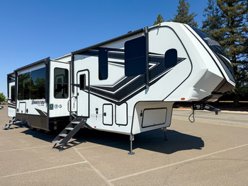 Thumbnail of RV