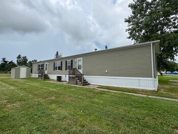 Thumbnail of mobile home