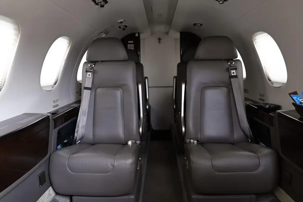 7311/embraer-phenom-300-2018-flightmarket-id-7311-47341.webp