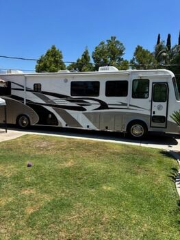 Thumbnail of RV