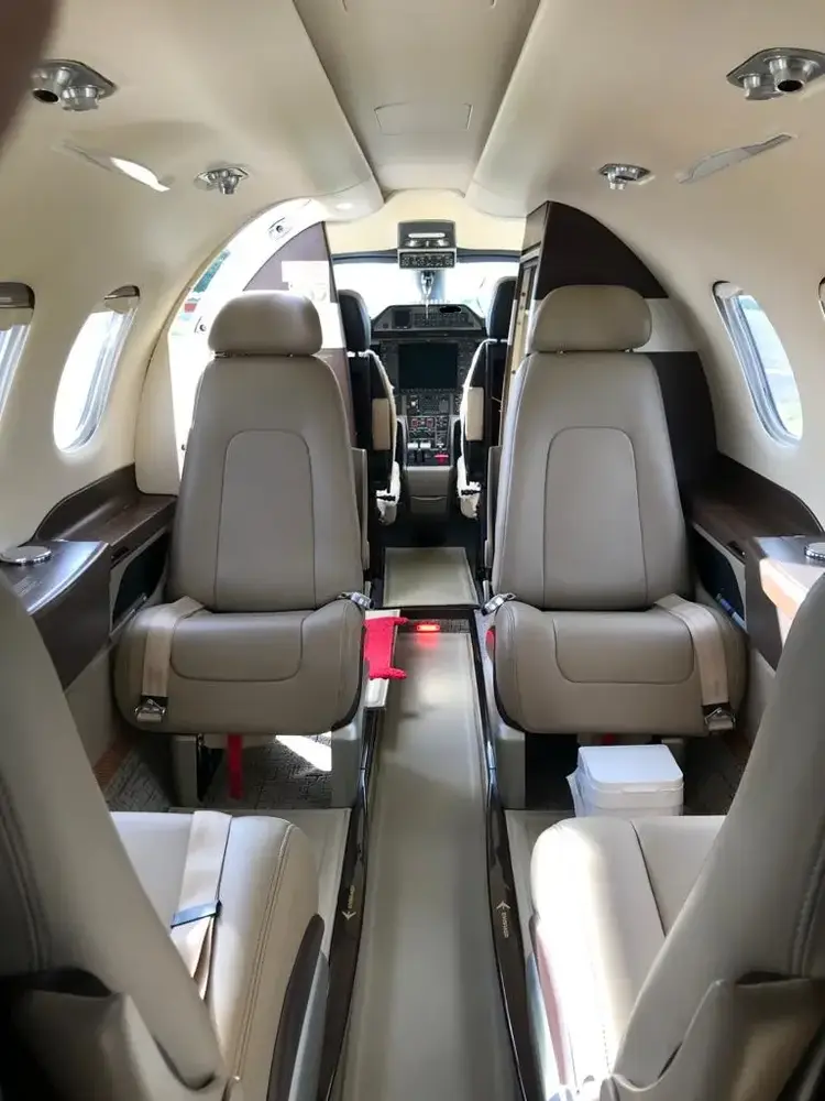 7878/embraer-phenom-100-2010-flightmarket-id-7878-12310.webp