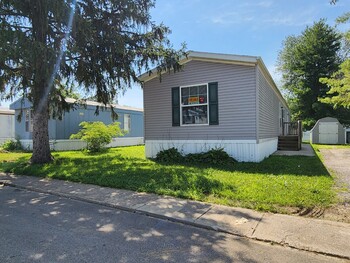 Thumbnail of mobile home