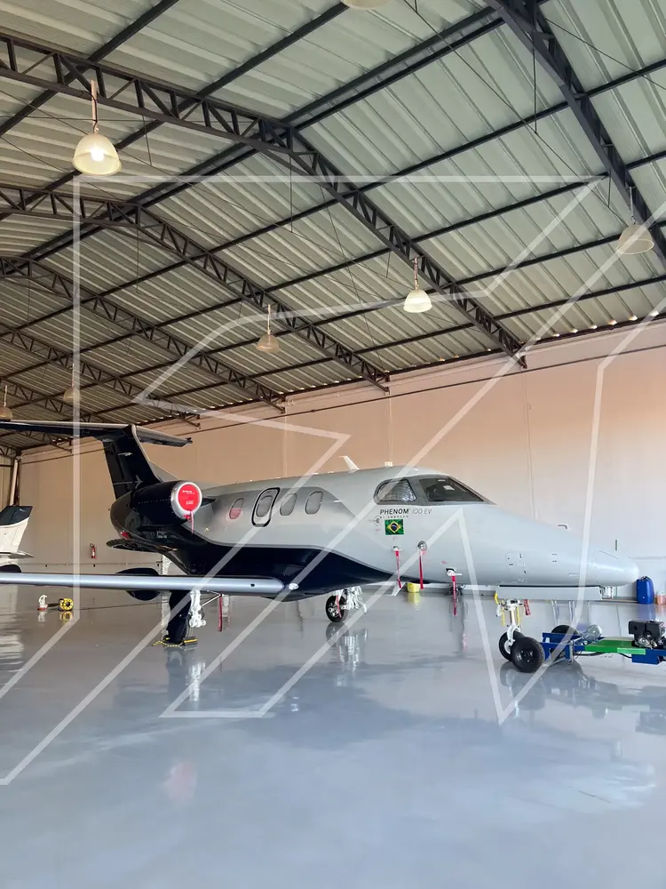 7123/embraer-phenom-100-ev-2017-flightmarket-id-7123-05170.webp