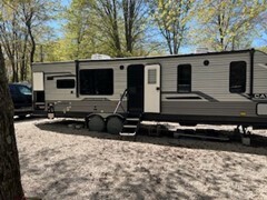 Thumbnail of RV