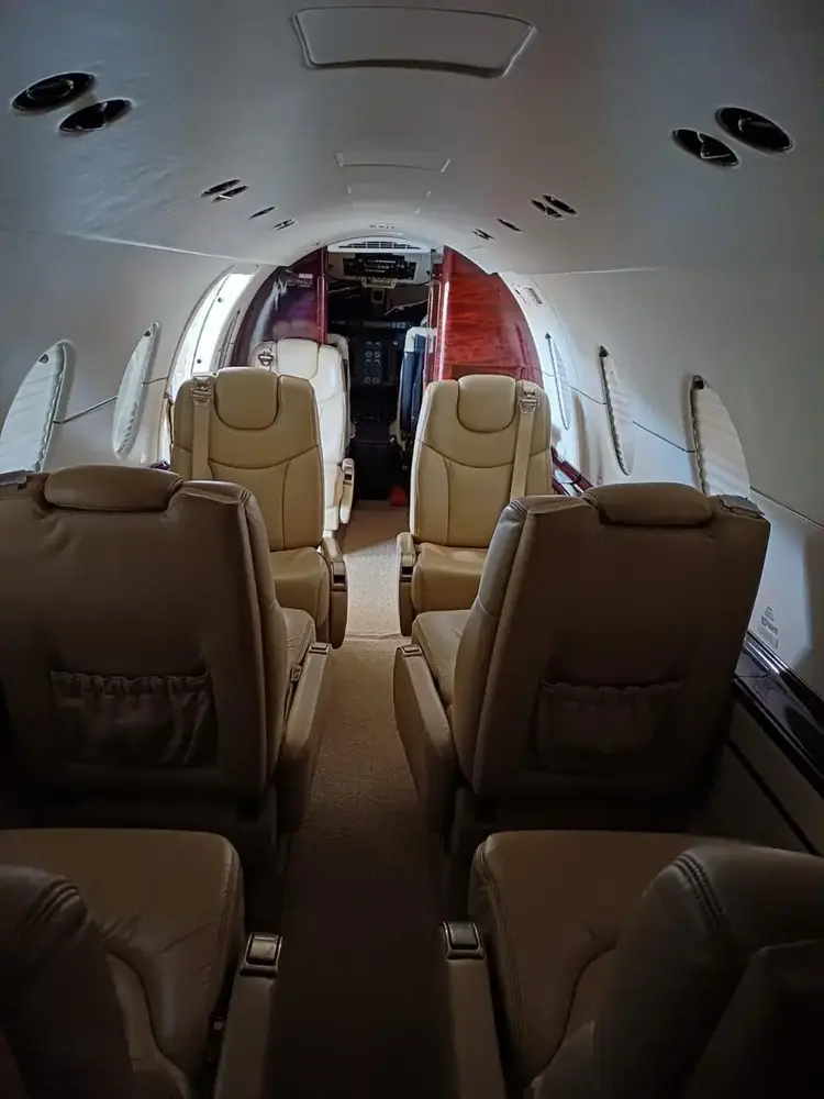 7780/hawker-400a-2002-flightmarket-id-7780-05282.webp