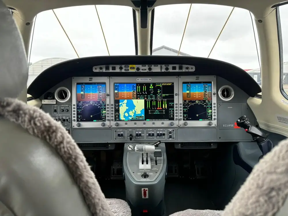 7184/eclipse-500-2007-flightmarket-id-7184-03593.webp