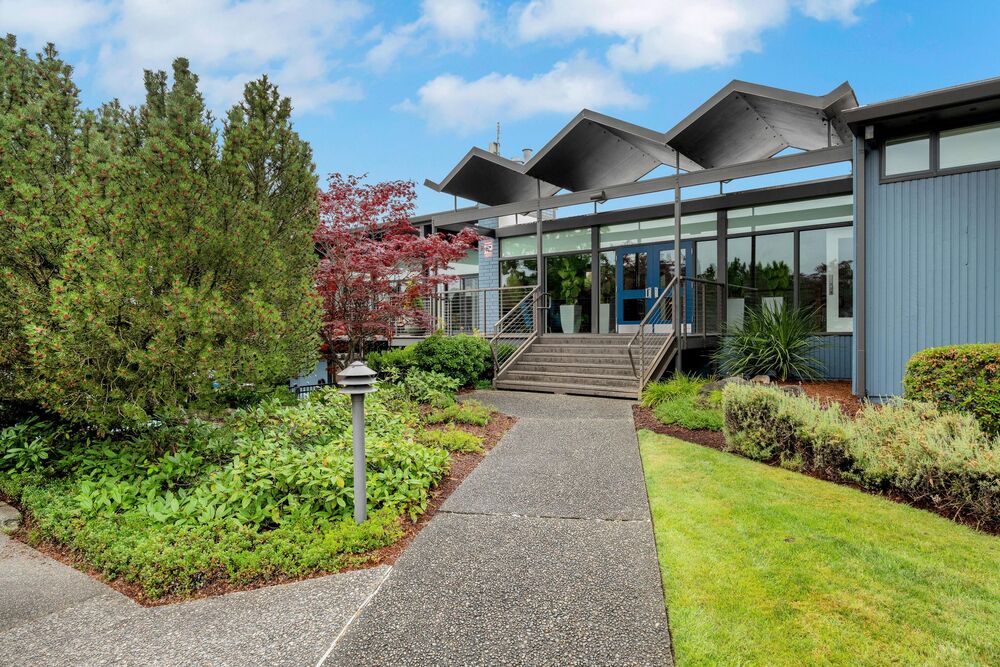 06 18050 32nd Ave S SeaTac WA 98188 USA Exterior DSC 6892