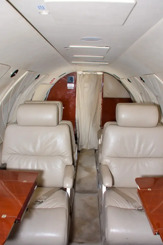 7080/learjet-25d-1981-flightmarket-id-7080-09466.webp