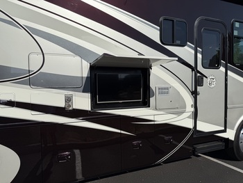Thumbnail of RV