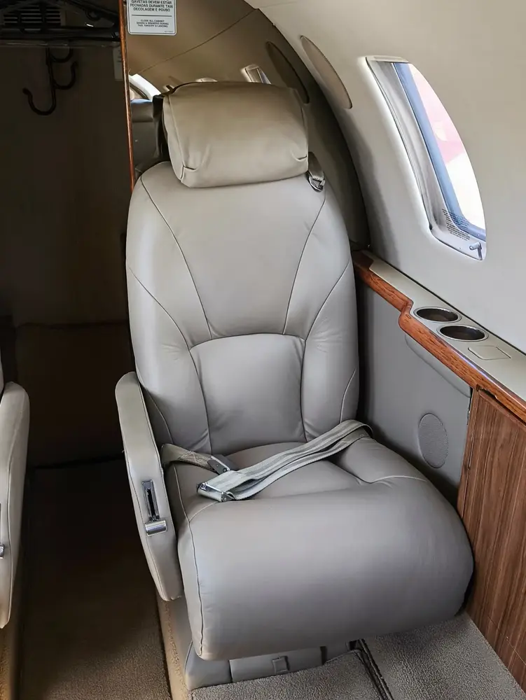 7120/cessna-citation-jet-525-1999-flightmarket-id-7120-07103.webp