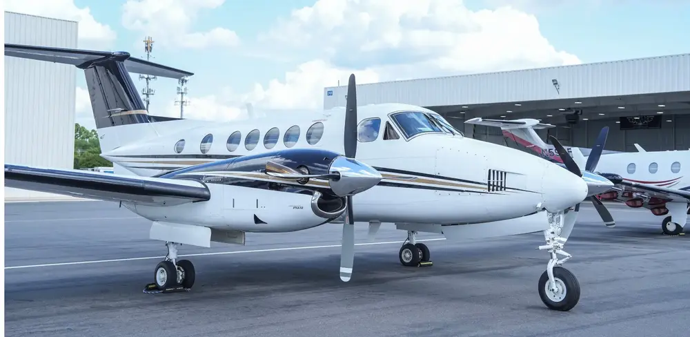 7842/beechcraft-king-air-b200-1997-flightmarket-id-7842-05020.webp