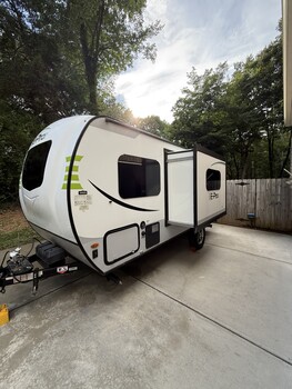 Thumbnail of RV