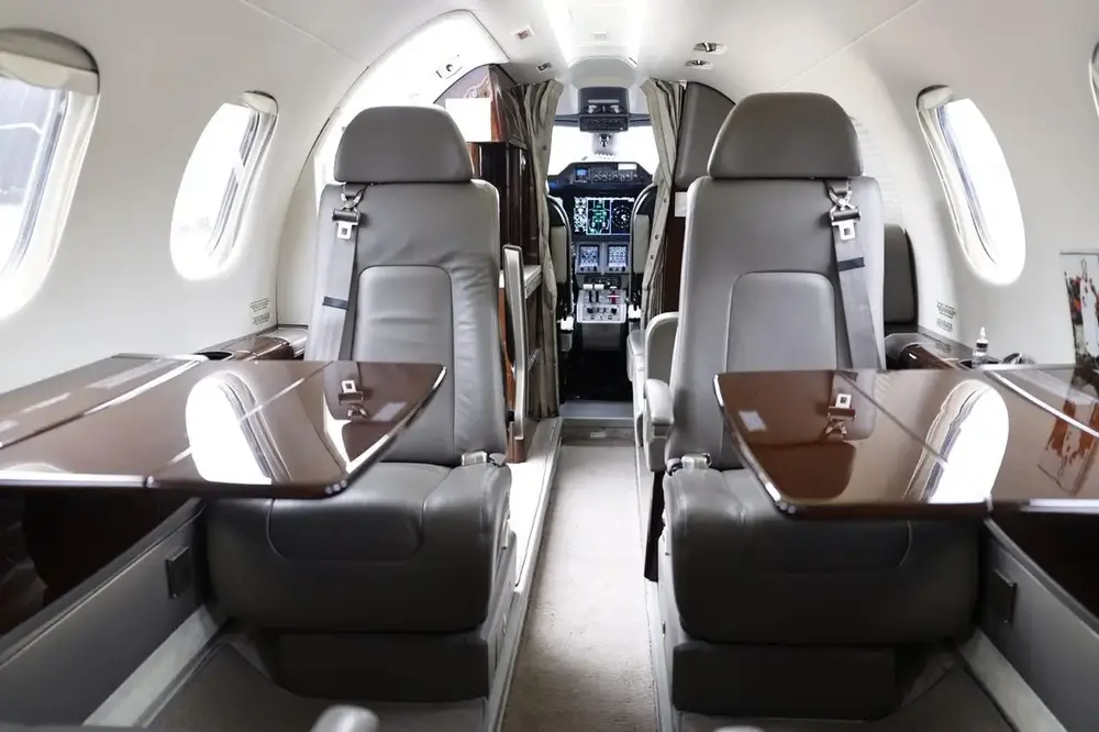 7311/embraer-phenom-300-2018-flightmarket-id-7311-48230.webp