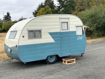 Thumbnail of RV