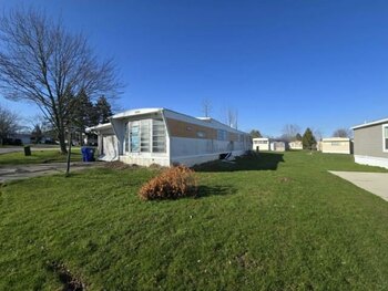 Thumbnail of mobile home
