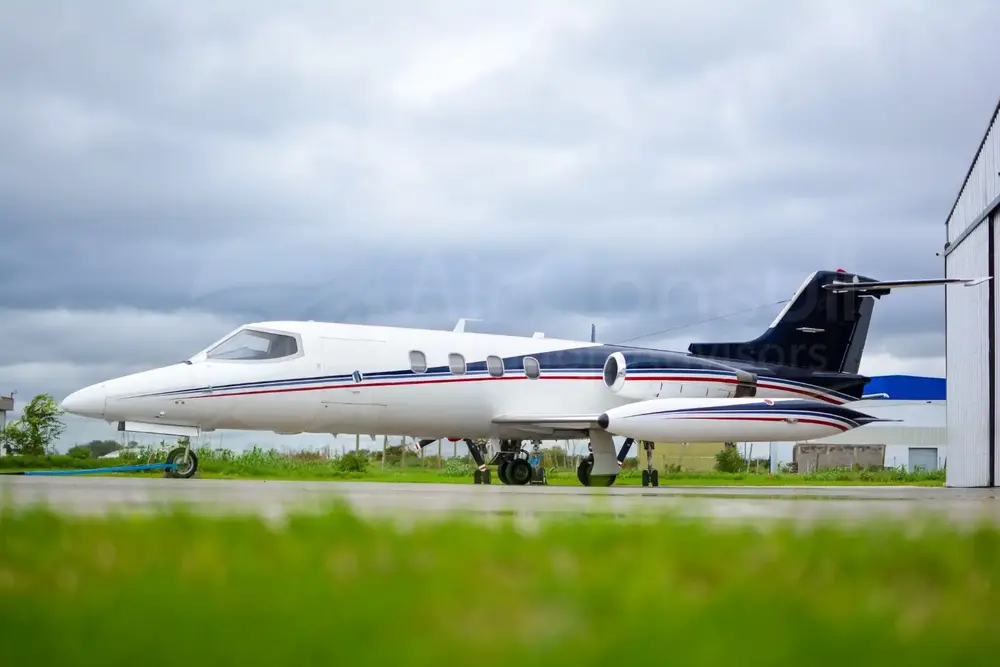 7080/learjet-25d-1981-flightmarket-id-7080-09460.webp