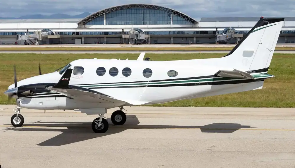 7716/beechcraft-king-air-c90gtx-2012-flightmarket-id-7716-00210.webp