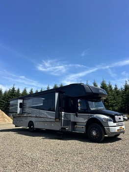 Thumbnail of RV